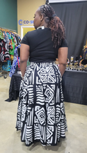 Load image into Gallery viewer, Black/White Mud Print Maxi Skirt